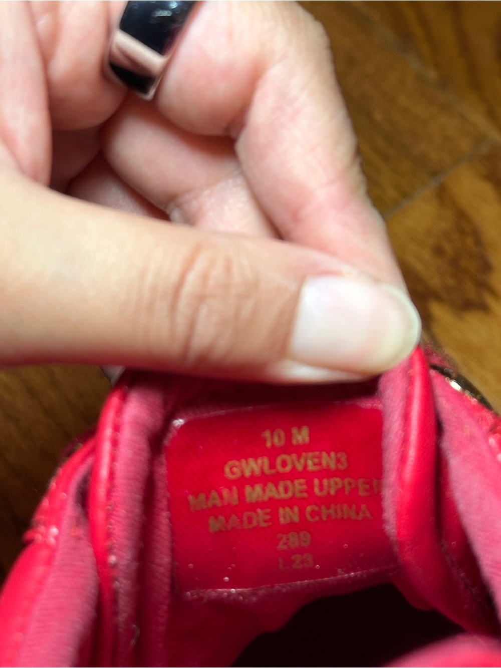 GUESS Women's Loven Red Sneaker Size 10M - Picture 5 of 5